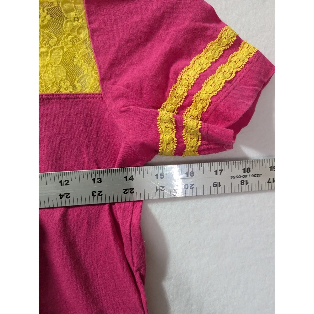 Six Flags Pink Yellow Lace V-Neck T-Shirt S Graphic Top Y2K Theme Park Tee - Picture 11 of 12